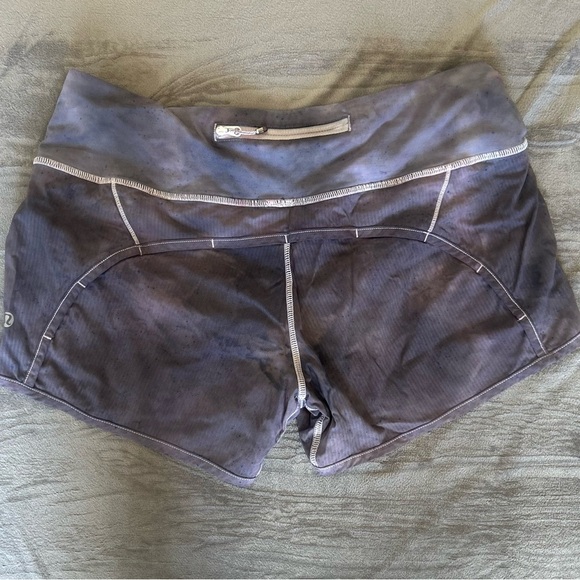Lululemon Tie-Dye Shorts Small Medium Size 6 - Picture 2 of 2